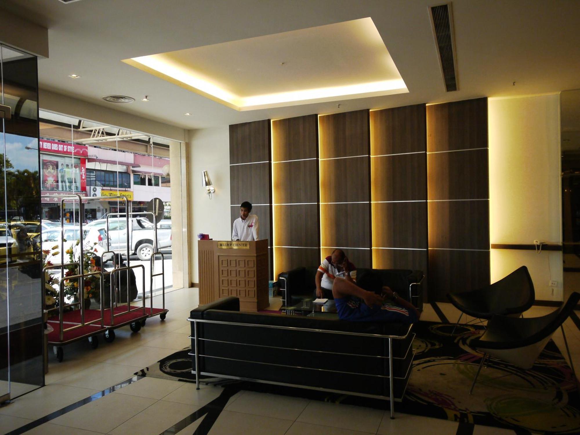 Premier Hotel Sibu Exterior photo
